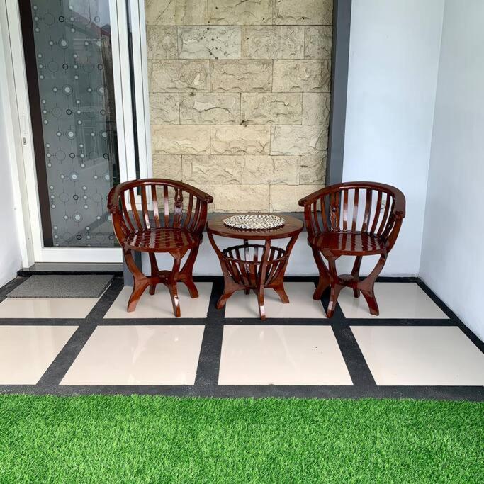 Kayz Villa Batu Dengan Kolam Renang Pribadi ภายนอก รูปภาพ