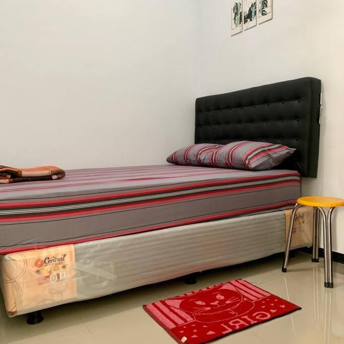 Kayz Villa Batu Dengan Kolam Renang Pribadi ภายนอก รูปภาพ