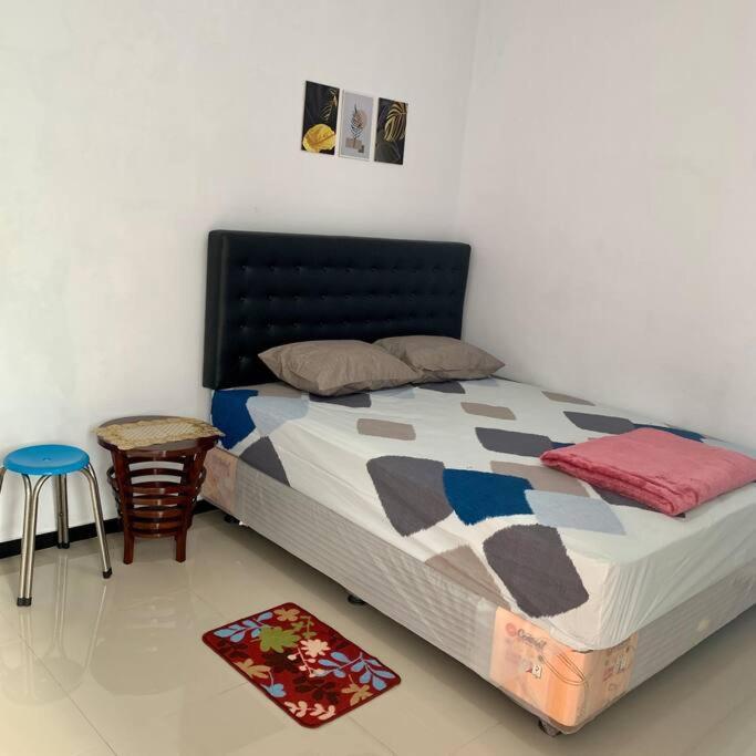 Kayz Villa Batu Dengan Kolam Renang Pribadi ภายนอก รูปภาพ